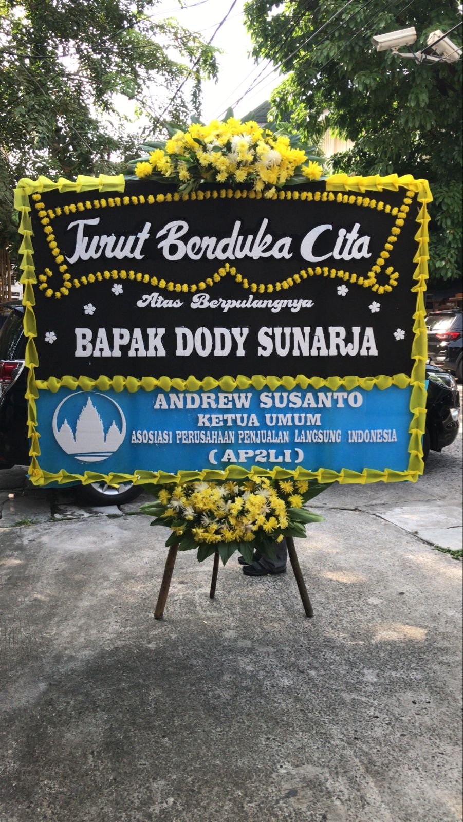 Papan Bunga Turut Berduka Cita